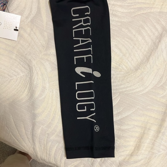 NWT CreateLogy Yoga Pants. Size- S - Picture 3 of 4
